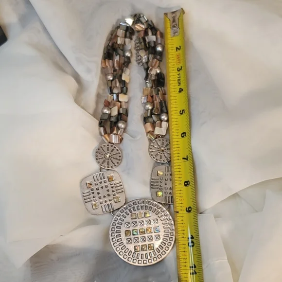 TRIBAL SILVER TONE ABALONE SHELL MEDALLION STATEMENT NECKLACE  22" - Picture 6 of 7